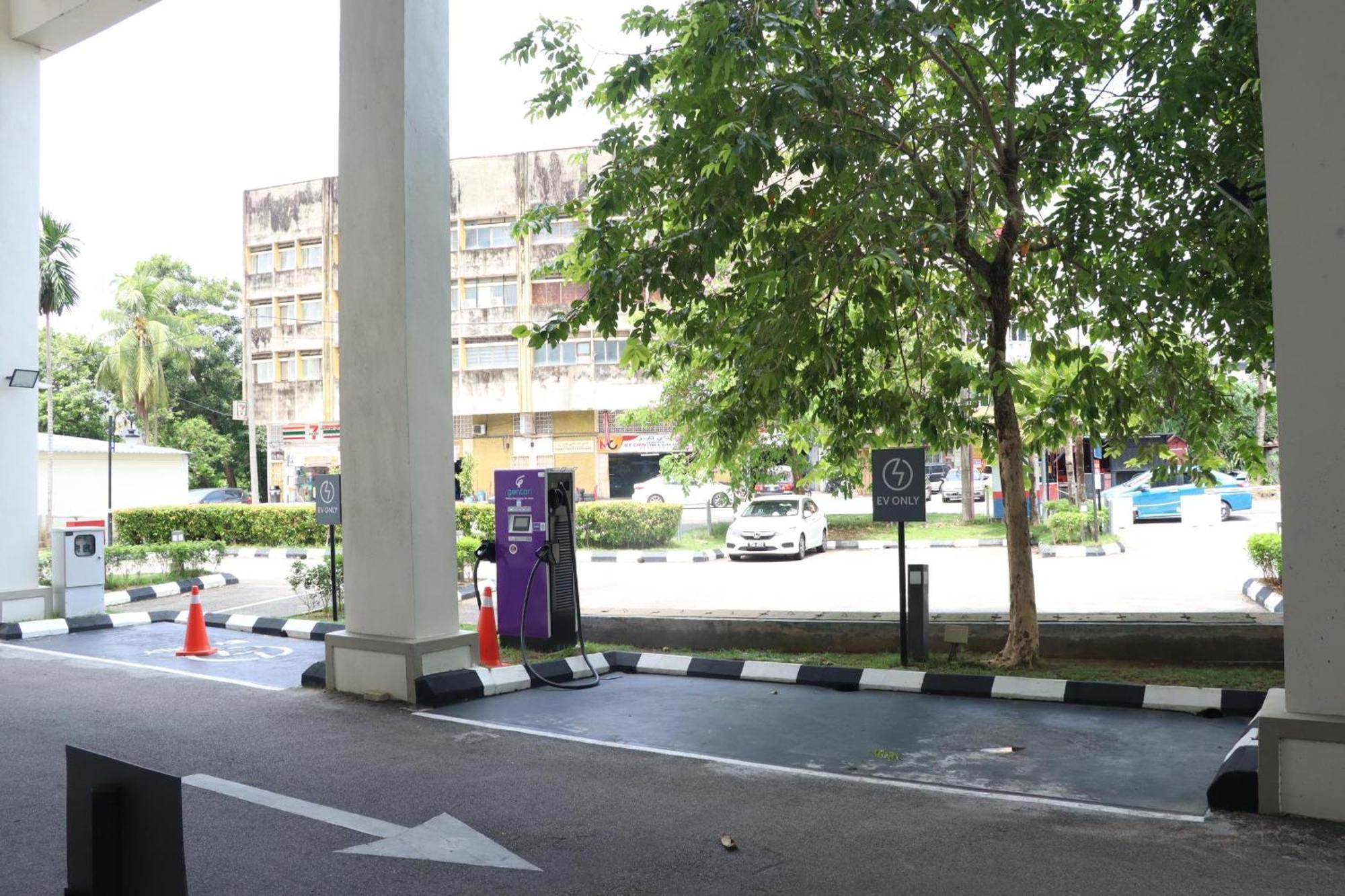 Perdana Kota Bharu Hotel Exterior foto